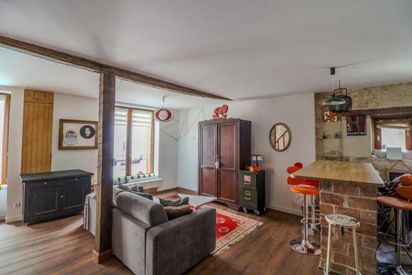 Maison de ville, Nevers, hyper centre, 2 chambres, local commercial, potentiel locatif, 2H30 de PARIS