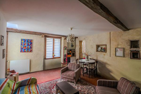 Maison de ville, Nevers, hyper centre, 2 chambres, local commercial, potentiel locatif, 2H30 de PARIS