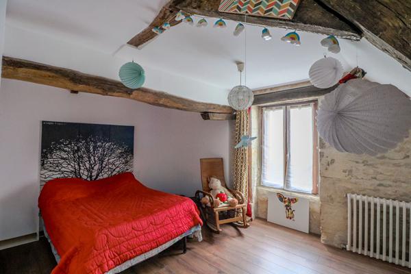 Maison de ville, Nevers, hyper centre, 2 chambres, local commercial, potentiel locatif, 2H30 de PARIS