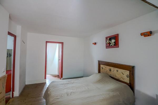 Maison de ville, Nevers, hyper centre, 2 chambres, local commercial, potentiel locatif, 2H30 de PARIS