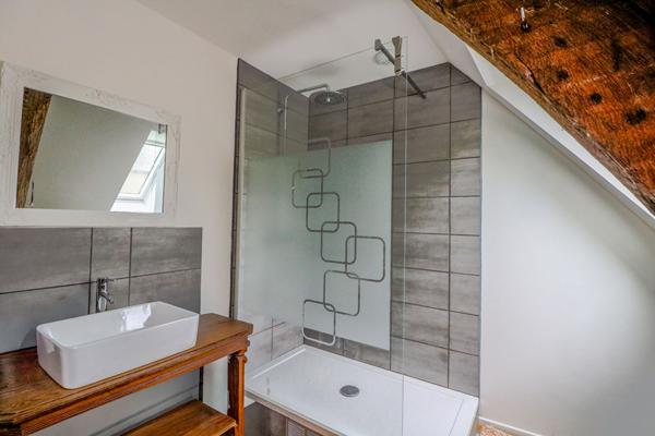 Maison de ville, Nevers, hyper centre, 2 chambres, local commercial, potentiel locatif, 2H30 de PARIS