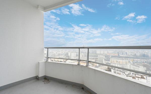 Appartement à vendre    1 pièce • 26,81 m2 Paris 18