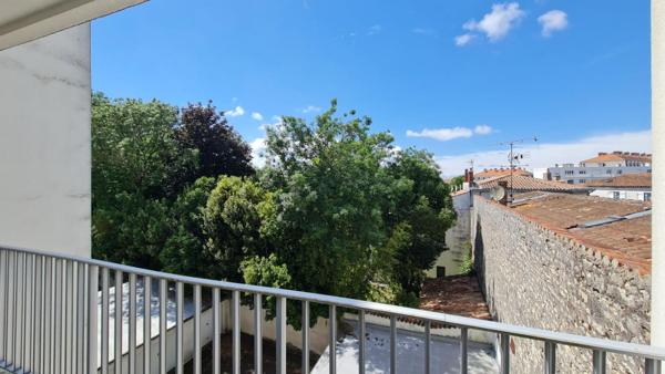 A VENDRE à La Rochelle centre Appartement 85 m²  avec balcon + Parking + Cave