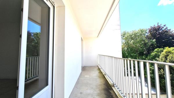 A VENDRE à La Rochelle centre Appartement 85 m²  avec balcon + Parking + Cave