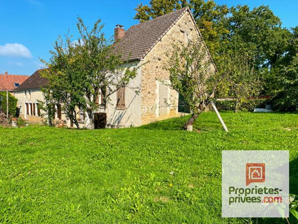 Maison à rénover avec potentiel de projets différents posée sur une terrain de 1000m²