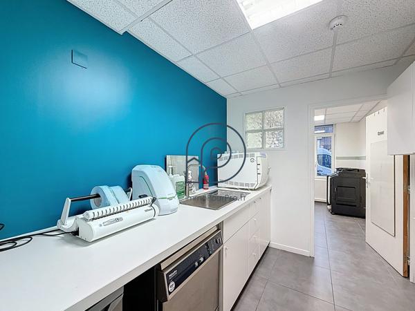 Lambersart Mairie – RDC professionnel 66 m² | Ancien cabinet dentaire | À vendre