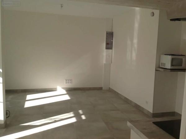 Location - Maison Saint-Quentin-le-Verger 51120 2 pièces 64 m 2 300 m 2
