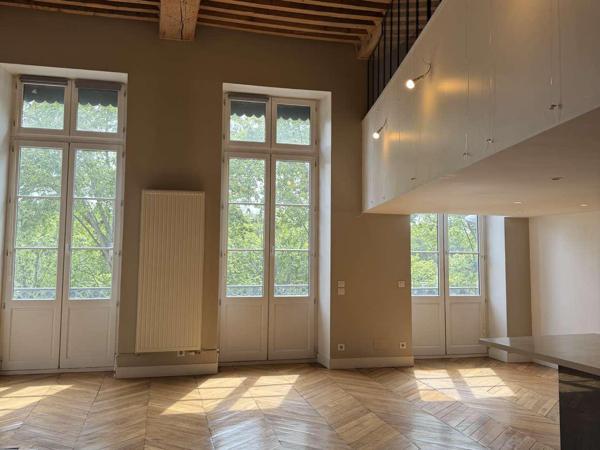 Appartement Lyon 4 pièces 168.24 m2