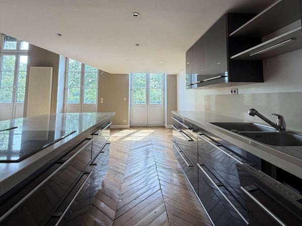 Appartement Lyon 4 pièces 168.24 m2