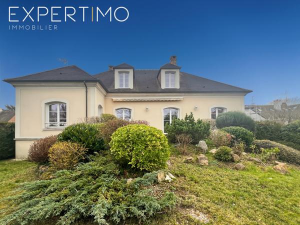 Sainte-Geneviève-des-Bois (91700) PROPRIETE DE CARACTERE HAUT DE GAMME DE 326 M2 AUX VOLUMES EXCEPTIONNELS