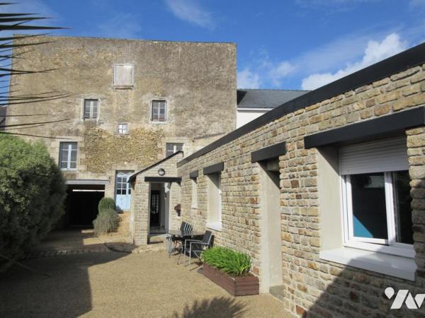 ENSEMBLE DE 2 MAISONS + HANGAR