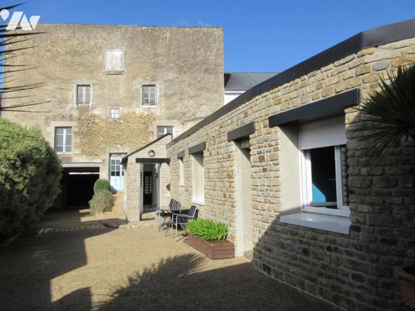 ENSEMBLE DE 2 MAISONS + HANGAR