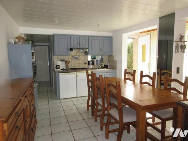 ENSEMBLE DE 2 MAISONS + HANGAR