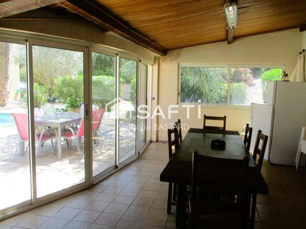 Sausset Côte Bleue : belle demeure familiale avec piscine à deux pas de la mer