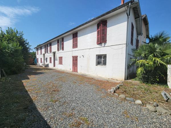 IMMEUBLE 4 APPARTEMENTS QUARTIER SAINT JOSEPH PAU