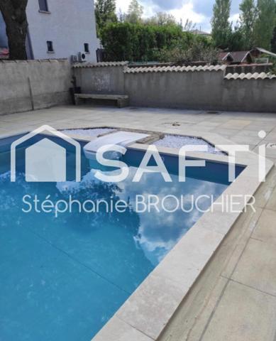 Maison avec piscine 226 m²