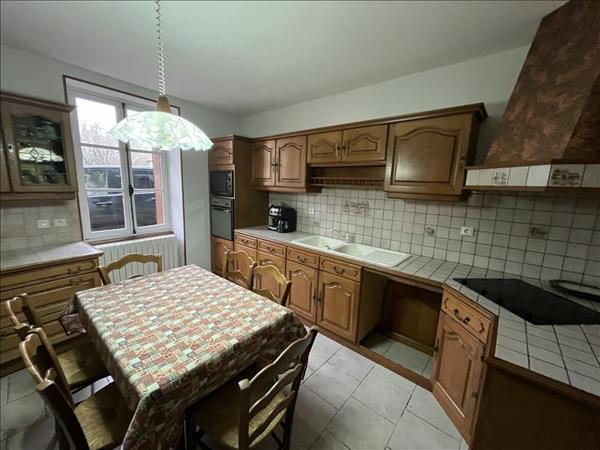 Maison à vendre |  Lizant |  10 pièces | 201 m²