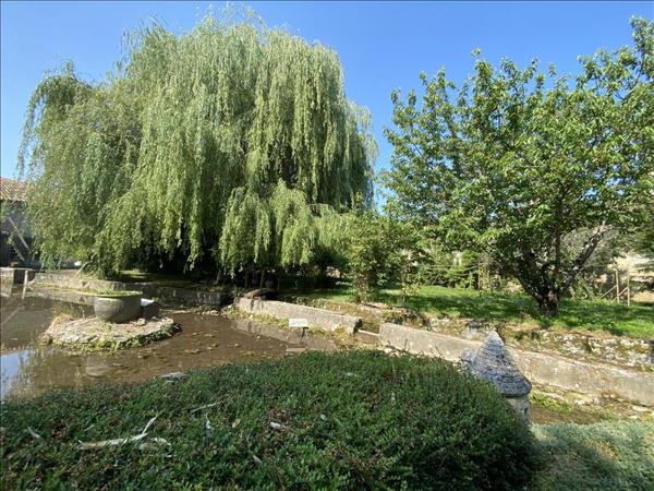 Maison à vendre |  Lizant |  10 pièces | 201 m²