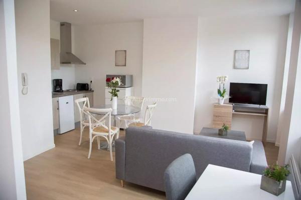 Location                                                      Appartement
                        
                     1 pièces                      27 m2                     à Albi