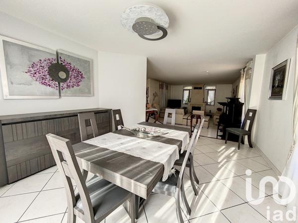 House for sale 6 rooms 270 m² Saint-Denis