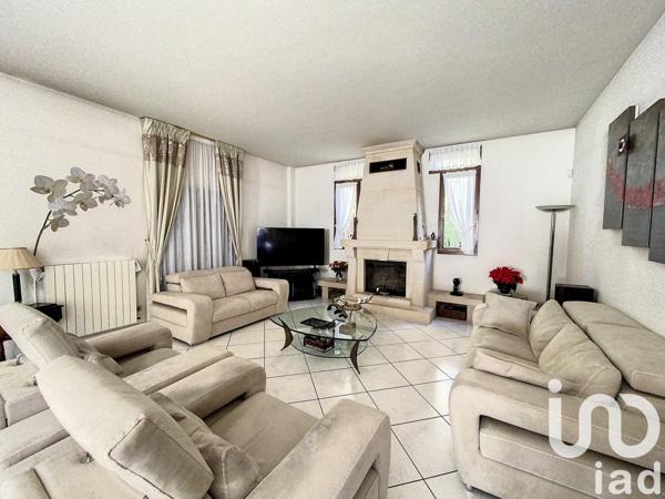 House for sale 6 rooms 270 m² Saint-Denis