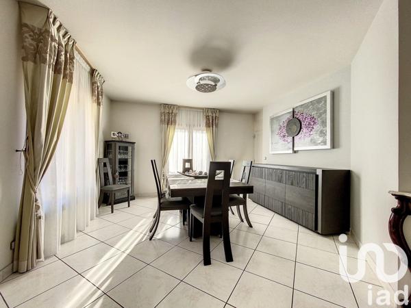 House for sale 6 rooms 270 m² Saint-Denis