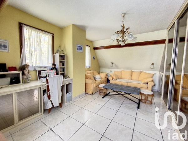 House for sale 6 rooms 270 m² Saint-Denis