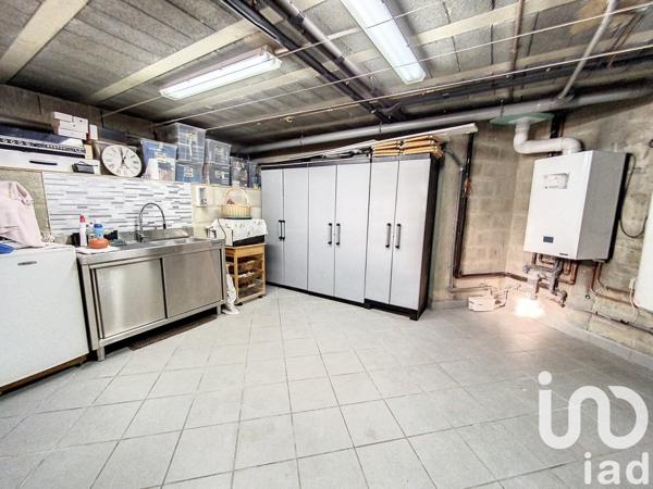 House for sale 6 rooms 270 m² Saint-Denis