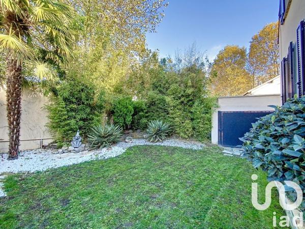 House for sale 6 rooms 270 m² Saint-Denis