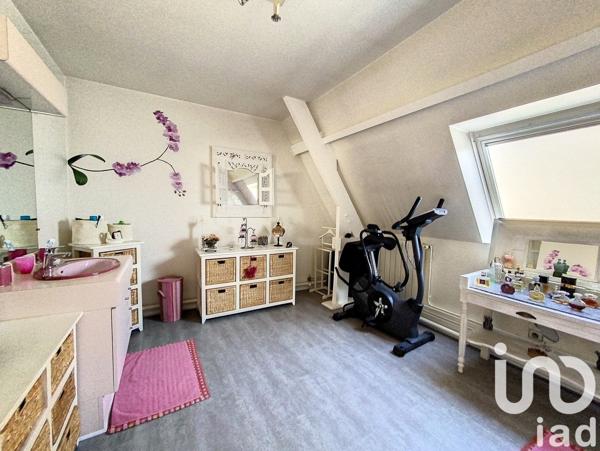 House for sale 6 rooms 270 m² Saint-Denis