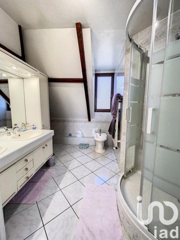 House for sale 6 rooms 270 m² Saint-Denis