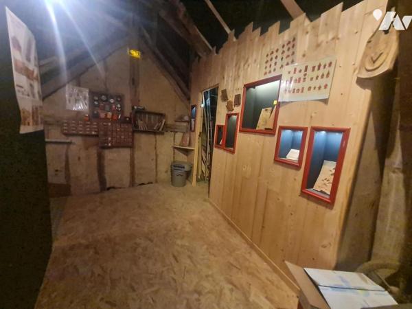 LOCAL COMMERCIAL- A VENDRE - MONTOIRE/ LOIR ( 41800)