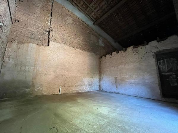 Maison avec 3 chambres, piscine et dépendance en plein centre de Bessières !