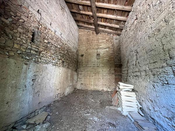 Maison avec 3 chambres, piscine et dépendance en plein centre de Bessières !