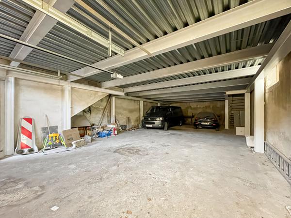 Local Commercial 273m2 13015