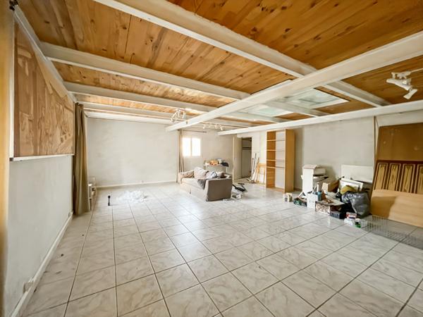 Local Commercial 273m2 13015