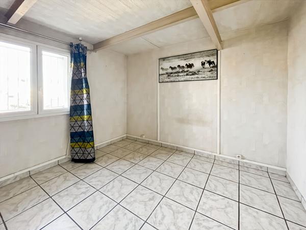 Local Commercial 273m2 13015