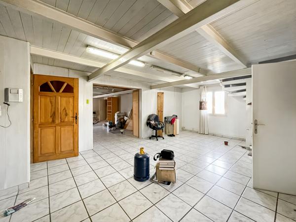 Local Commercial 273m2 13015