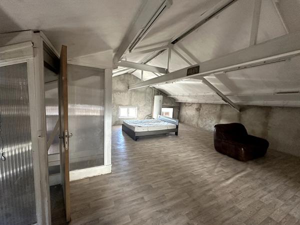 Local Commercial 273m2 13015