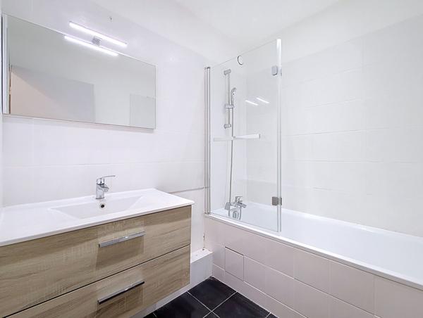 Appartement 4 pièces en dernier étage avec terrasse à vendre dans le quartier de Port-Sud à Ramonville Saint-Agne