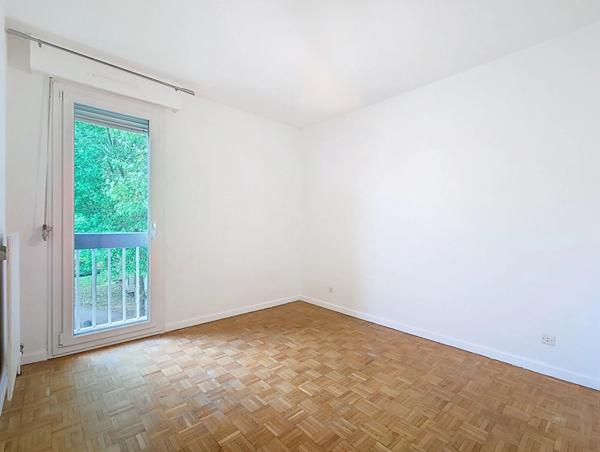 Appartement 4 pièces en dernier étage avec terrasse à vendre dans le quartier de Port-Sud à Ramonville Saint-Agne