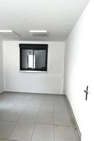 A PROXIMITÉ DE SAINTES (17100) Ensemble immobilier à vendre