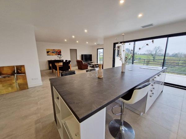 Villa contemporaine 200 m²  Position dominante  Vue Pyrénées  Proche Pau