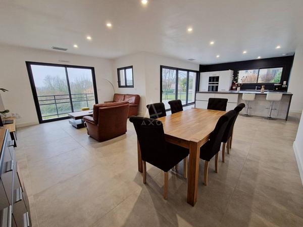 Villa contemporaine 200 m²  Position dominante  Vue Pyrénées  Proche Pau