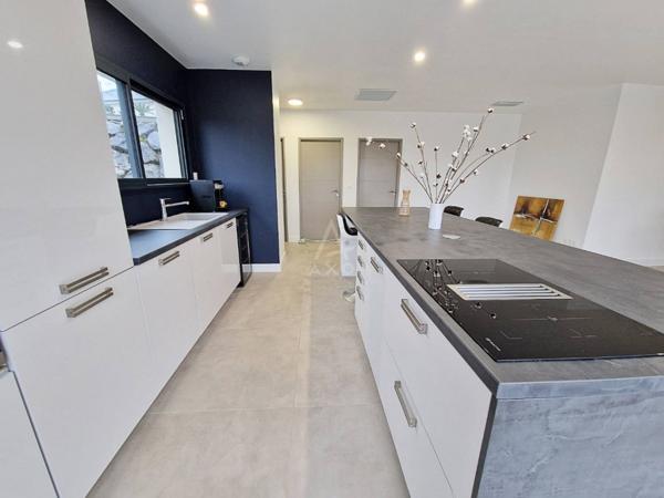 Villa contemporaine 200 m²  Position dominante  Vue Pyrénées  Proche Pau