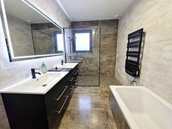 Villa contemporaine 200 m²  Position dominante  Vue Pyrénées  Proche Pau