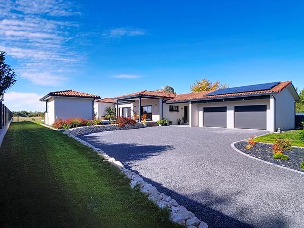 Maison à vendre 7 pièces. 5 chambres. 170m² . 31470 SAINT LYS