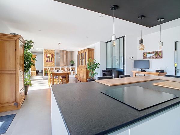 Maison à vendre 7 pièces. 5 chambres. 170m² . 31470 SAINT LYS