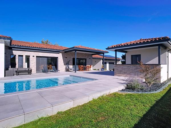 Maison à vendre 7 pièces. 5 chambres. 170m² . 31470 SAINT LYS