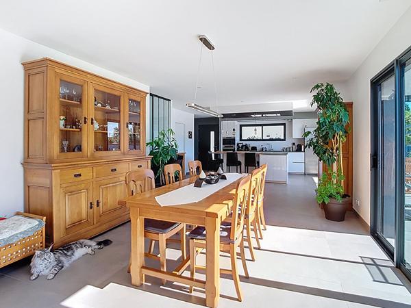 Maison à vendre 7 pièces. 5 chambres. 170m² . 31470 SAINT LYS